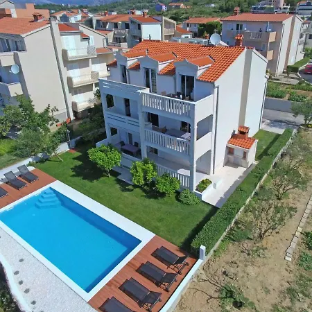 Luxury Frane * Podstrana