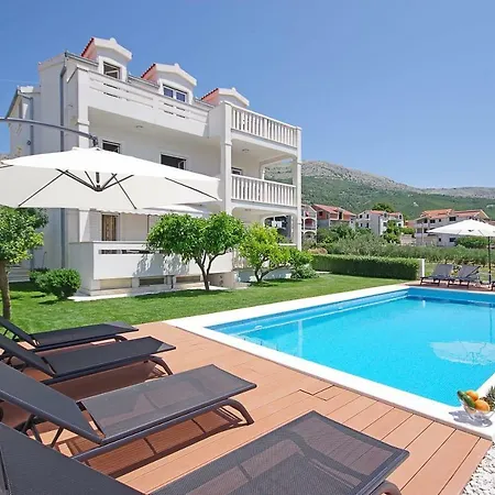 Luxury Frane Apartment *