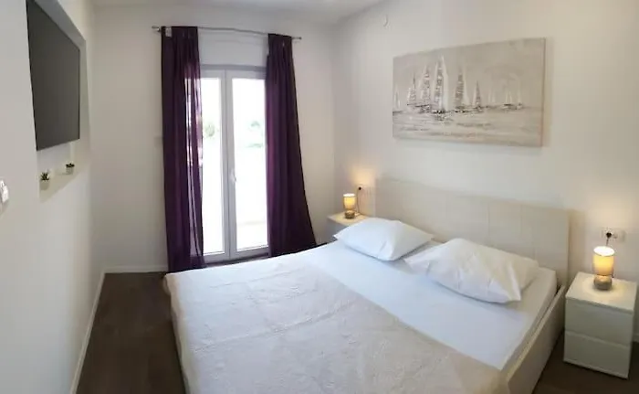 Luxury Frane * Podstrana